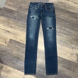 American Eagle Skinny Super Stretch jeans size 2 worn once.
